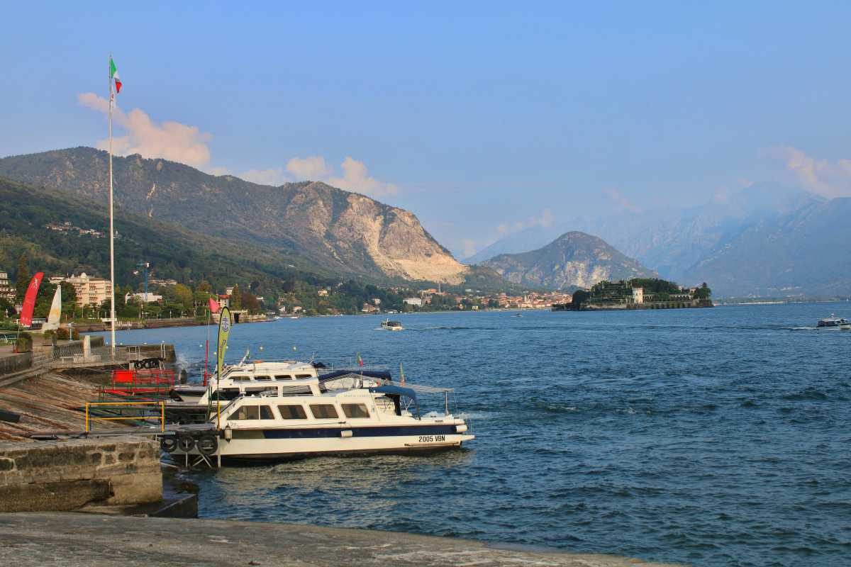 Vista panoramica di Stresa con il Lago Maggiore sullo sfondo