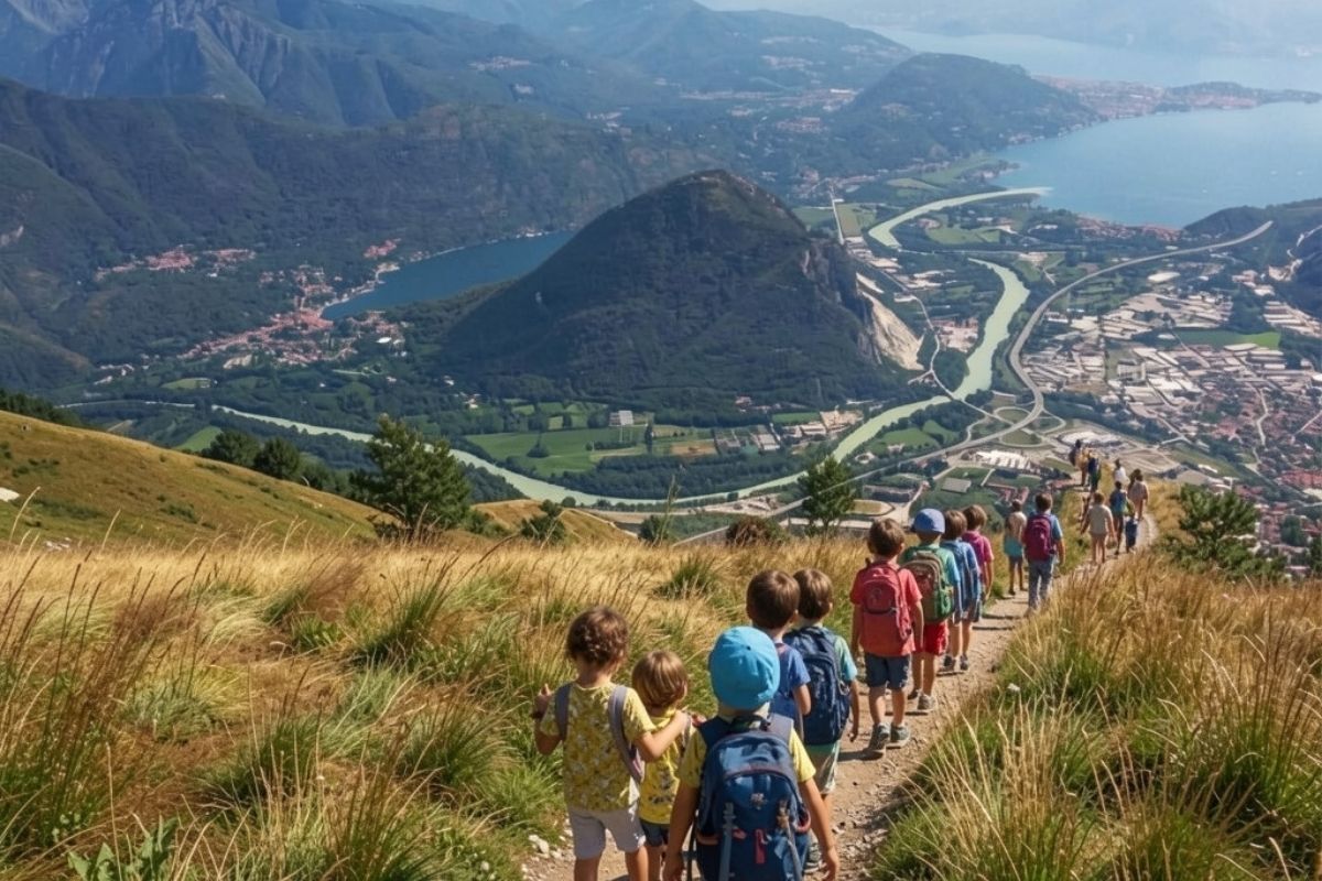 Bambini che esplorano il sentiero del Lago di Orta, evidenziando la bellezza del paesaggio