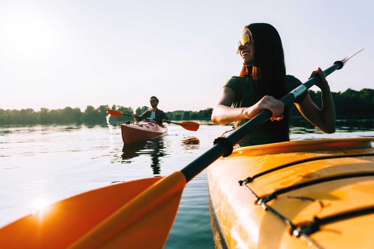 Attività acquatiche al Lago di Verbania, come kayak e stand-up paddle